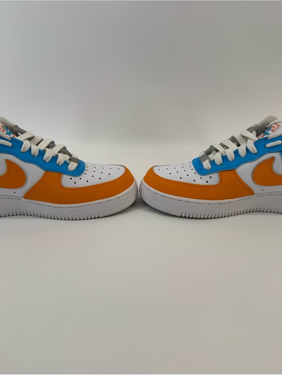 Nike Air Force 1 - Custom Lady Volunteers -Pat Summit - Lightly Used Size 8.5